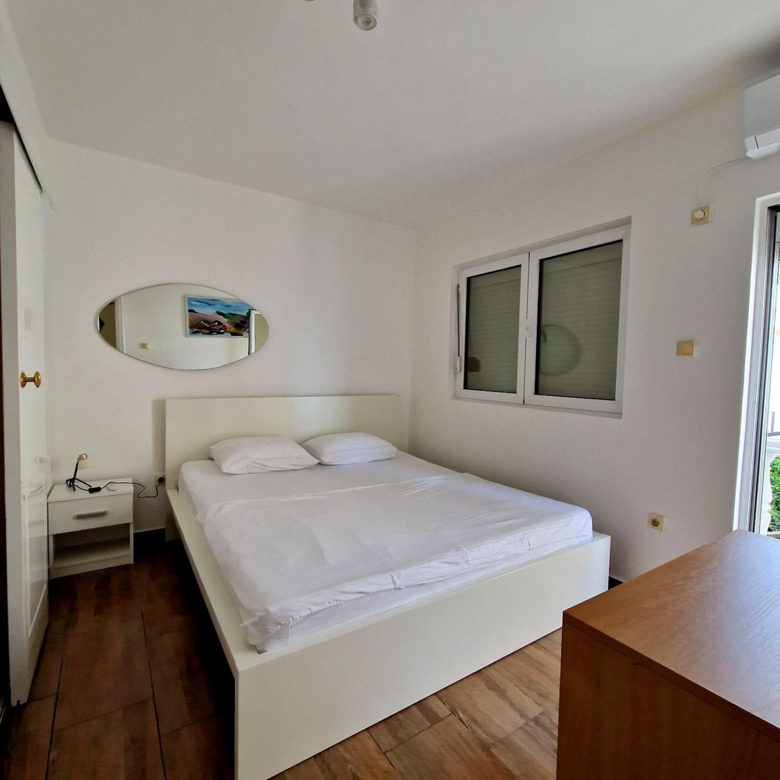 Hortus Apartments Свети Стефан Екстериор снимка