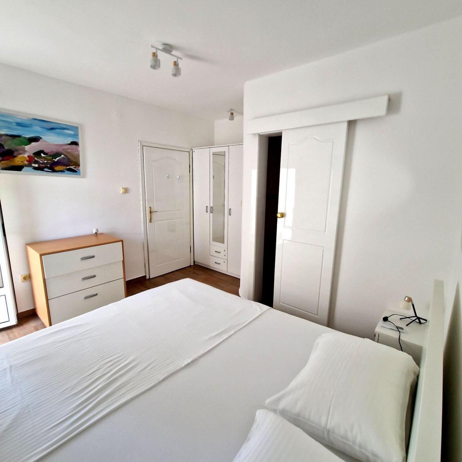 Hortus Apartments Свети Стефан Екстериор снимка